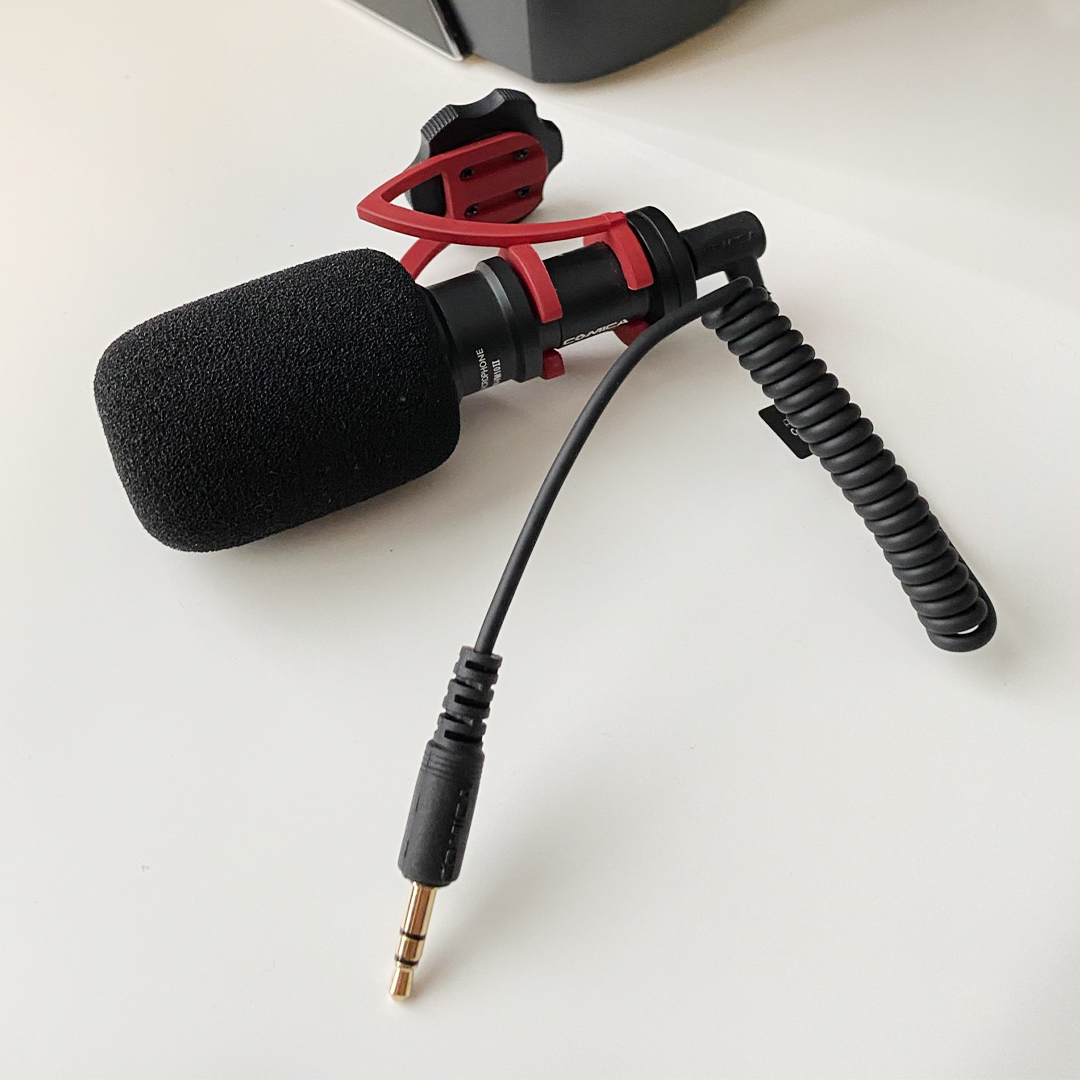 Ako pripojit mikrofon k zosilovacu